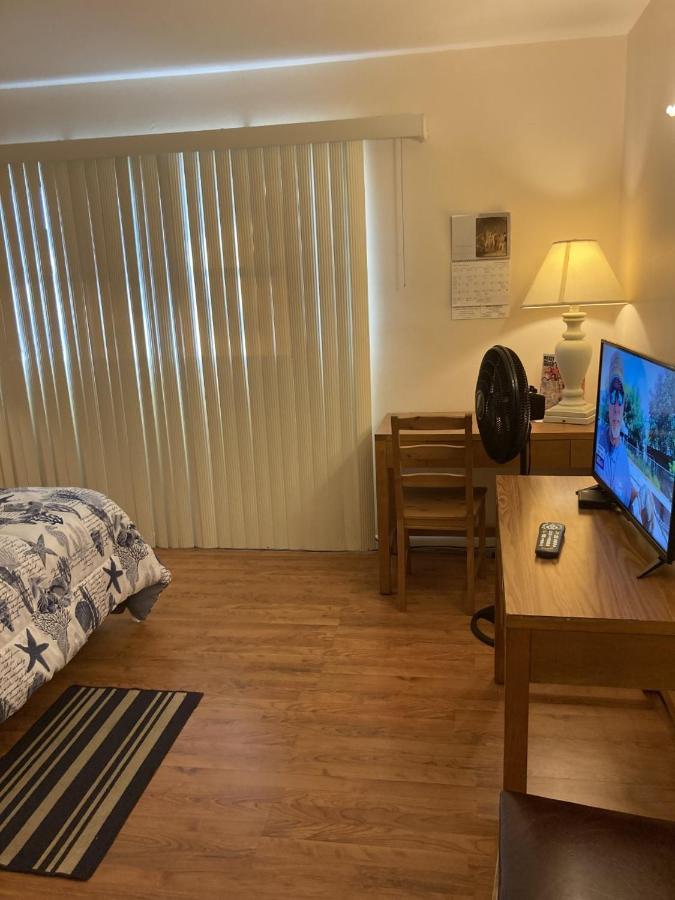 Skylit Motel Clearwater Extérieur photo